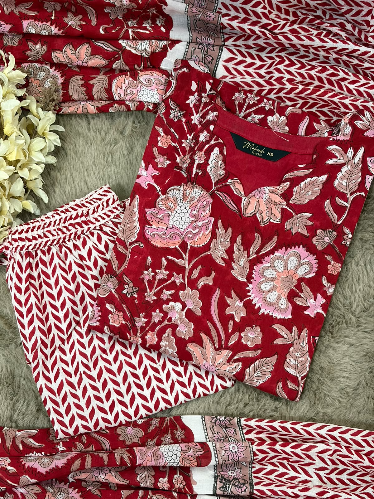 Red Handblock set - Image 2