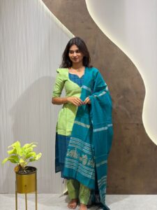 Teal Thendral Set