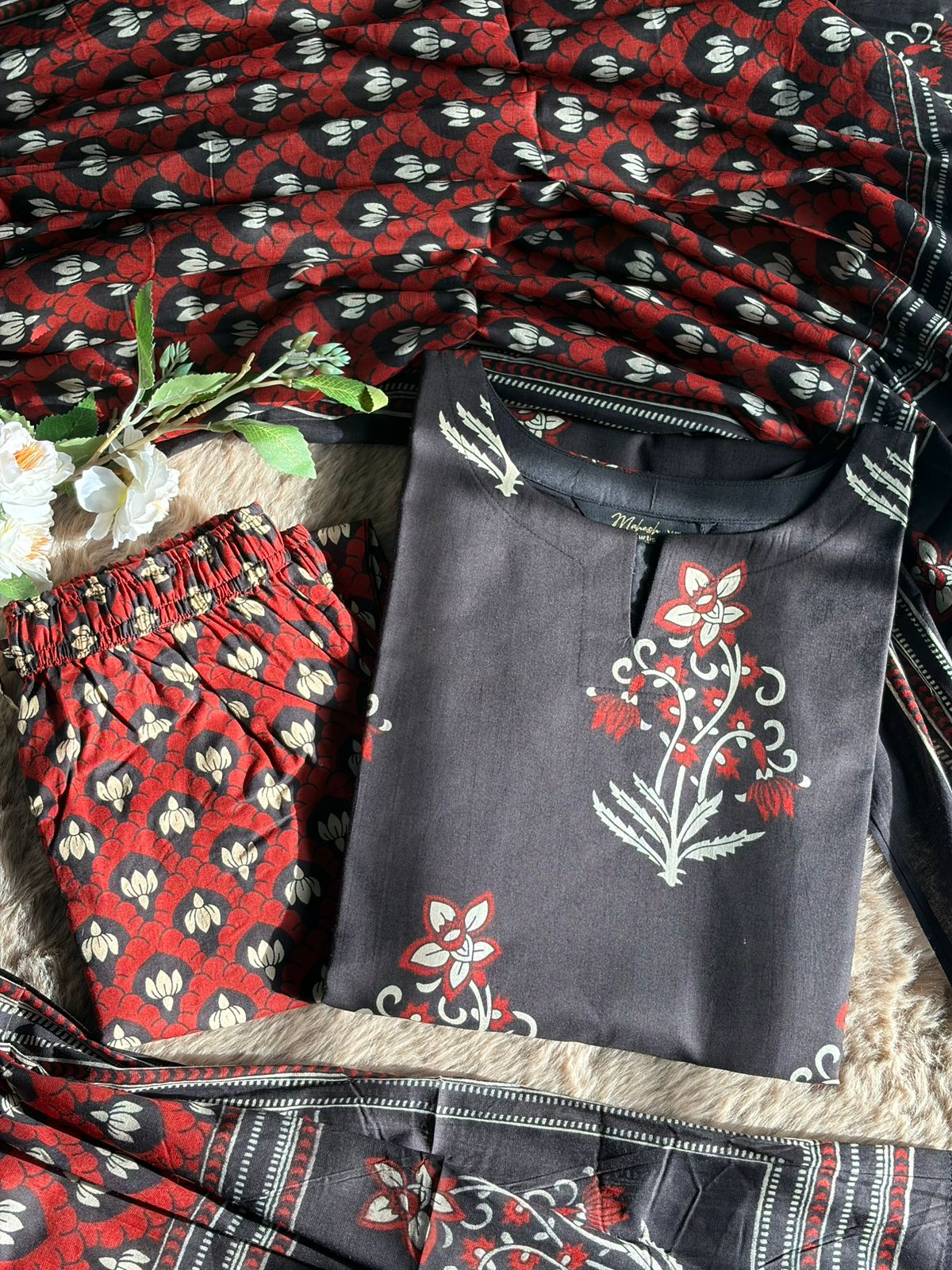 Karumai Floral Cotton Set